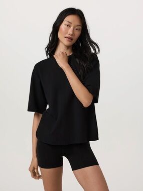 Vuori Black Short Sleeve Maven Oversized Tee